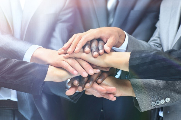 �Г��s���ŉ^����l�C�̃��P